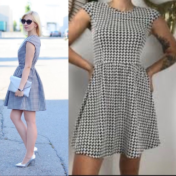 City Triangles Houndstooth Fitted Mini Dress Small - Picture 1 of 6